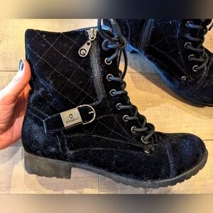 Guess Boots *untile 18th short boots lace up